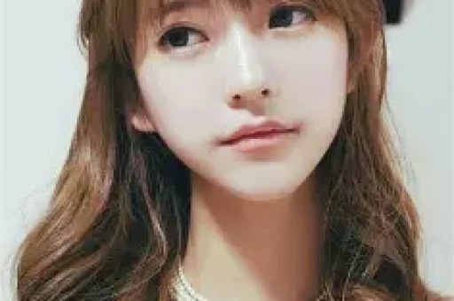 张凌赫评论区沦陷！连上8个热搜遭网友讽刺：39个人就崩溃了？